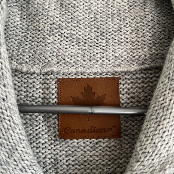 Canadiana grey wool zip up jacket in size medium - Picture 2 of 5